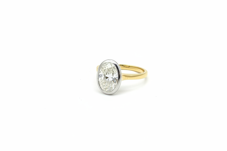 2.57ct Oval Rubove Diamond Ring in 18k Yellow Gold